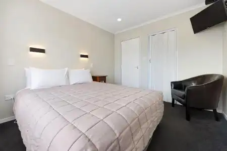 Tower Lodge Motel - 2