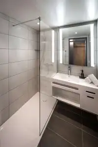 LOGINN Stuttgart Zuffenhausen - 16
