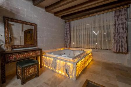 Underground Cave Suites - 105