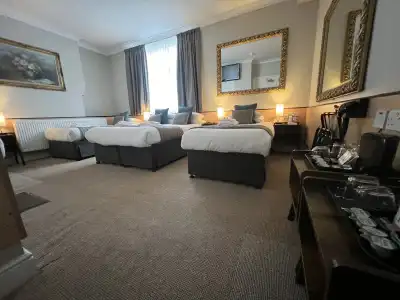 Tudor Court - 19