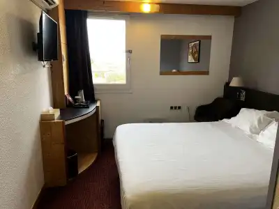 Sure by Best Western Annecy - 81