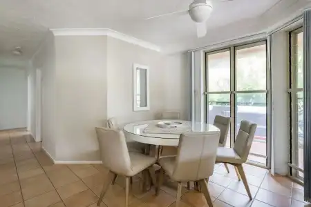 Sea Breeze on Main Beach - 46