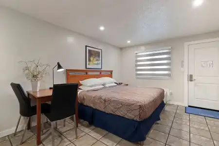 Oasis Inn - 38