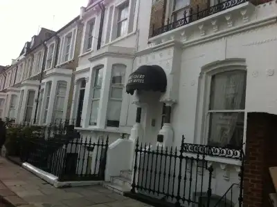 Earls Court Gardens - 21