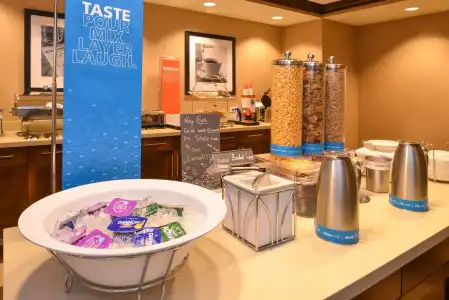 Hampton Inn Omaha Midtown-Aksarben Area - 11