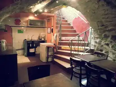 Young & Happy Latin Quarter by Hiphophostels - 14