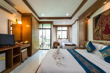 Magnific Patong - 36