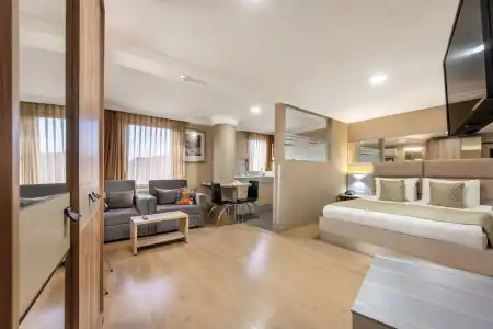 Gallery Residence & - 138