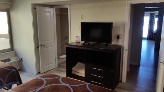 Driftwood Beach Motel - 237