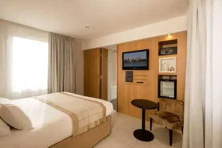 Best Western Plus Le Lavarin - 91