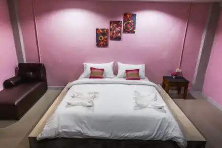 The Guest - Hostel - 69