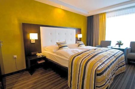 Moers van der Valk - 16