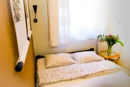 Garden House Apartments - 5