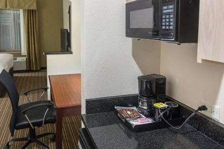 Quality Inn & Suites West Chase - 35