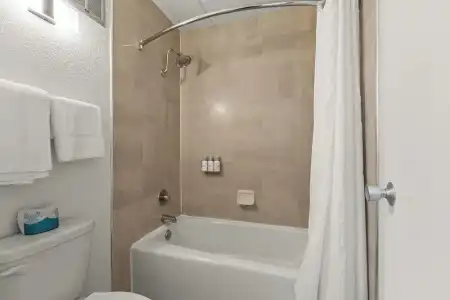 Vagabond Inn Executive Old Town - 45