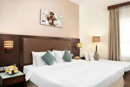 Ramada by Wyndham Dubai Deira - 3