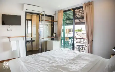 The Arak Bed Bar and Hostel - 56
