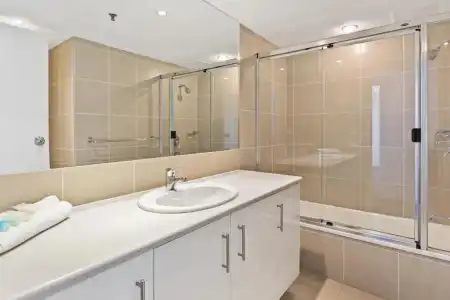 Gemini Court Holiday Apartments - 339