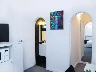 Hôtel Satellite - 34