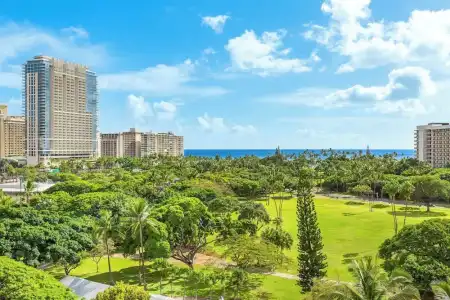 Luana Waikiki & Suites - 83