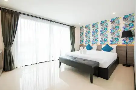 Irin Beach Cha - am - 84