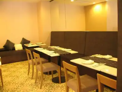 Aphrodite Inn Bangkok - 16