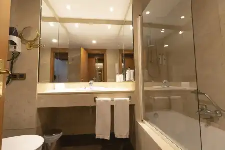 Best Western Premier CMC Girona - 37