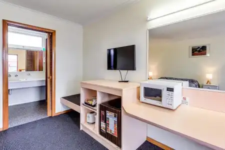 Martin Cash Motel - 12