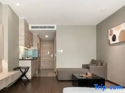 Adelphi Suites Bangkok - 182