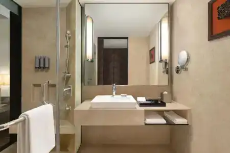Courtyard by Marriott Mumbai International Airport - 47