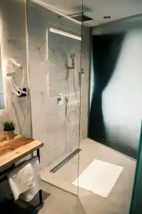 Nomad Luxury Suites - 5