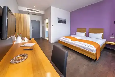 AMH Airport-Messe-Hotel - 93