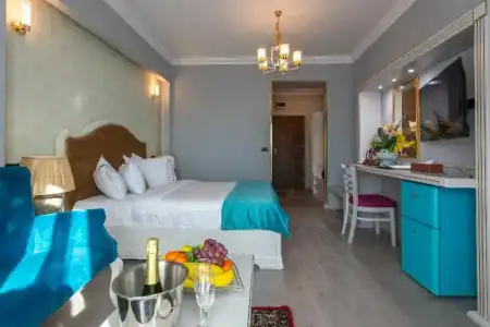 Phoenicia Express - 20