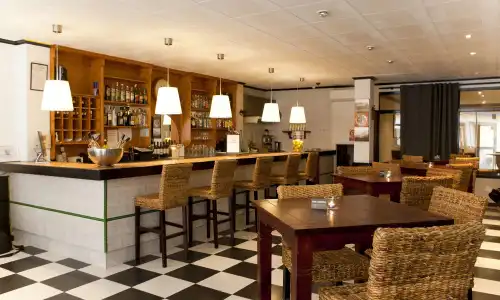 The Hostal Tierramar - 10