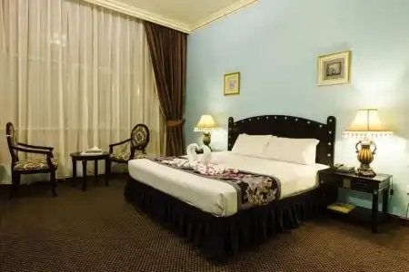 Ewan Sharjah - 19