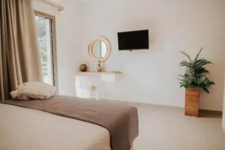 Elia Boutique - 6