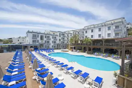 Smart Holiday & Suites -All Inclusive - 5