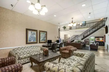 Clarion Inn & Suites Central Clearwater Beach - 29