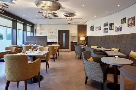 Sheraton Duesseldorf Airport - 54