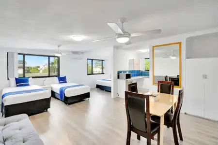 Montego Mermaid Beach Motel - 33