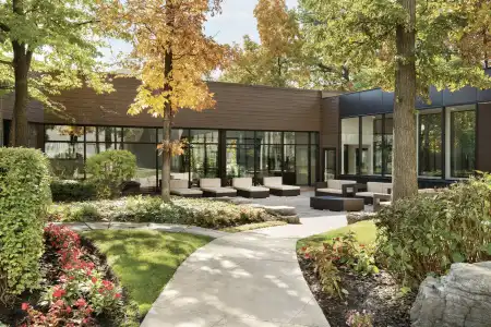 DoubleTree by Hilton Toronto Airport West - 16