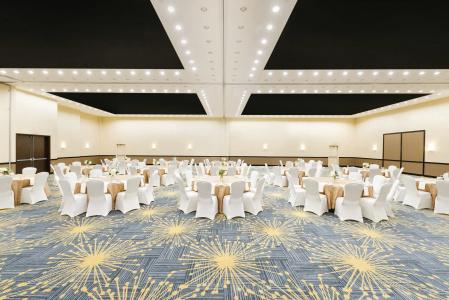 Hilton Garden Inn Fargo - 42