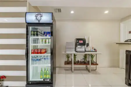 Best Western Plus LA Mid Town - 15