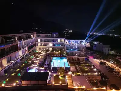 Royal Blue Resort & Residences - 11