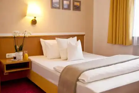 Stadthotel - 12