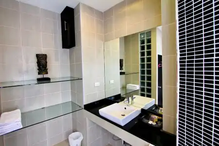 East Suites - 10