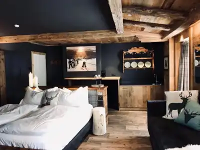 John Luxury Suites - 16