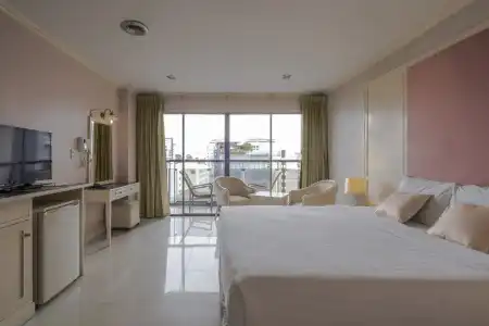 Mike Beach Resort Pattaya - 23