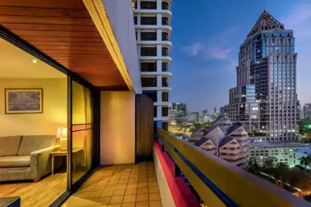 Bandara Silom Suites - 200