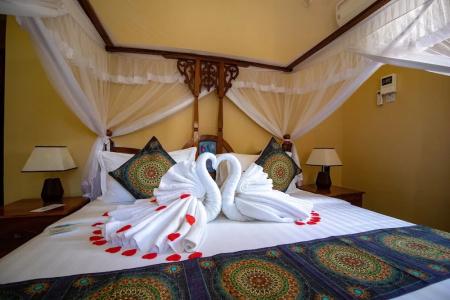 Sunny Palms Beach Bungalows - 37